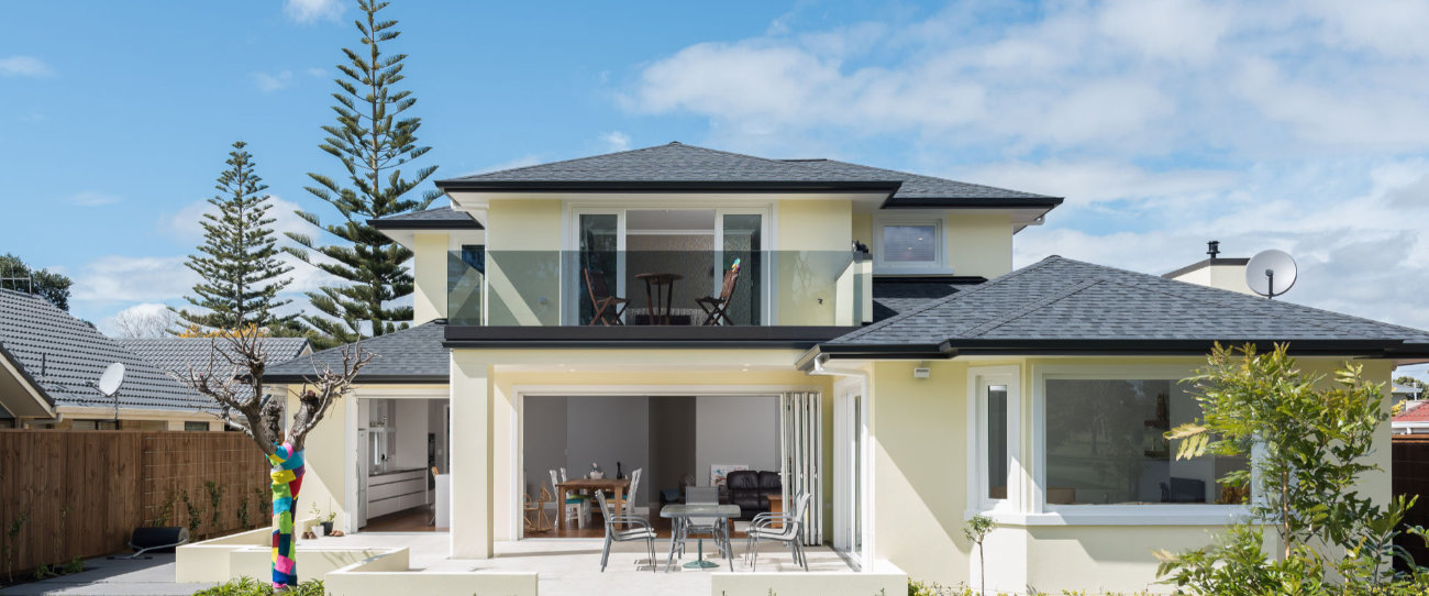 house with big windows and with pool